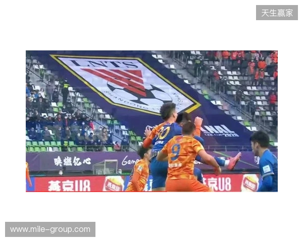 博主:国安下午集结韩佳奇现身,个别球员已从基地搬走私人物品